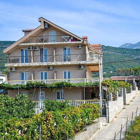 Guest House Ivana Tivat Exteriér fotografie