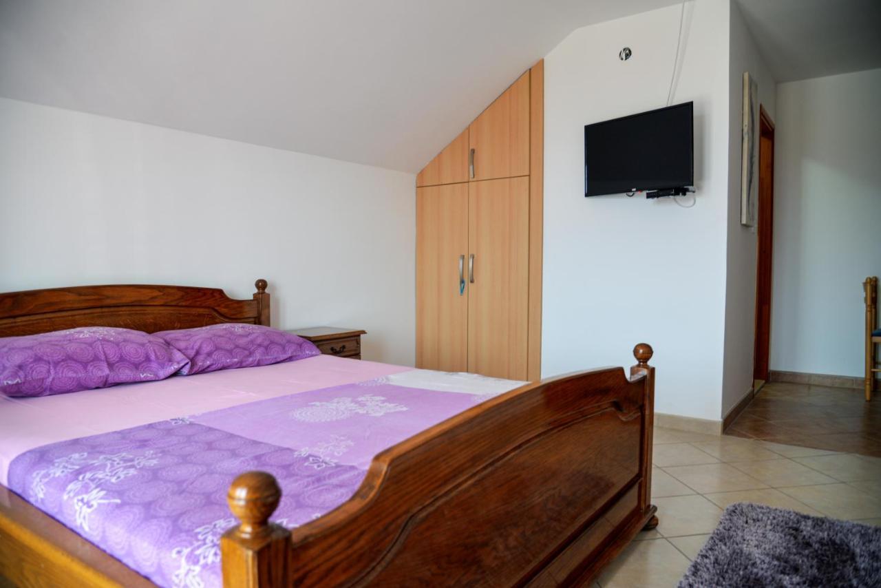 Guest House Ivana Tivat Exteriér fotografie