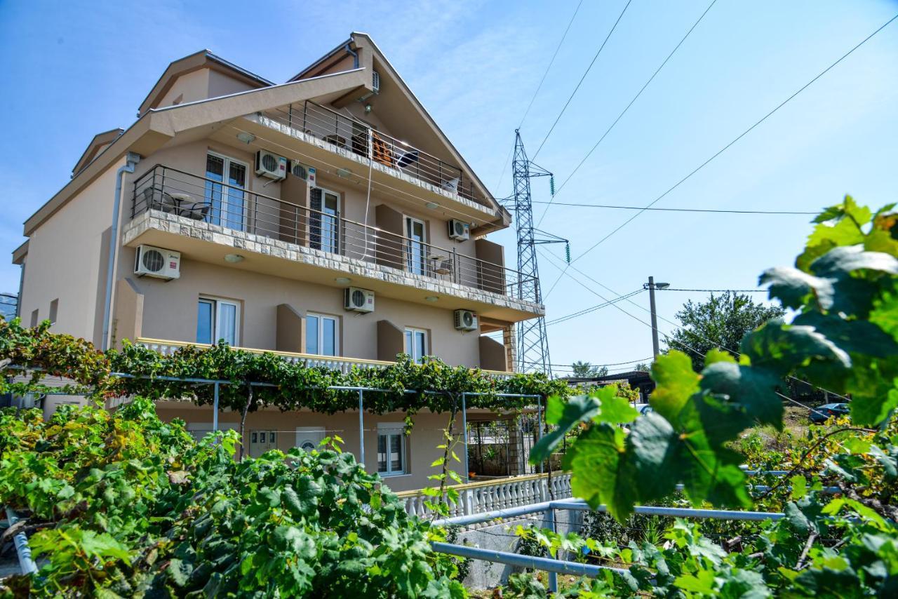 Guest House Ivana Tivat Exteriér fotografie