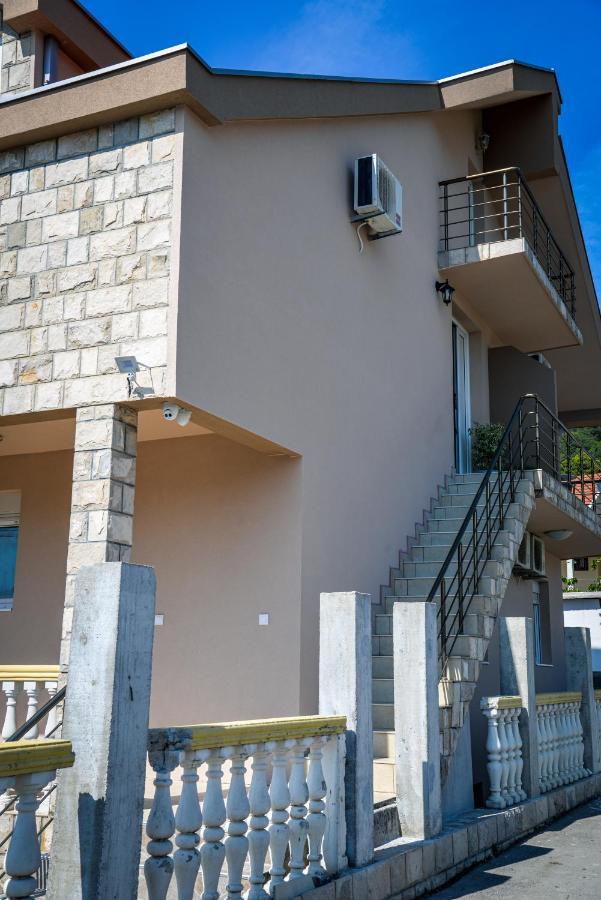 Guest House Ivana Tivat Exteriér fotografie