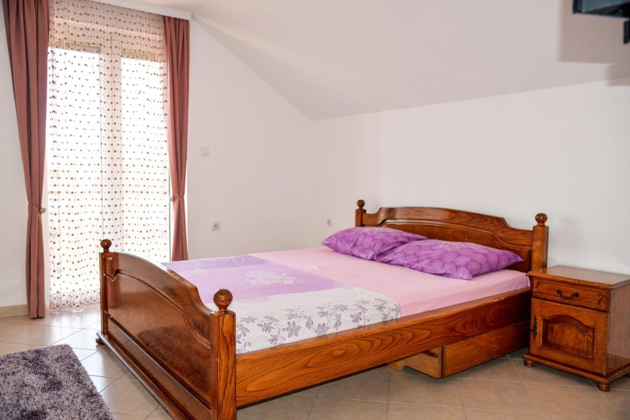 Guest House Ivana Tivat Exteriér fotografie