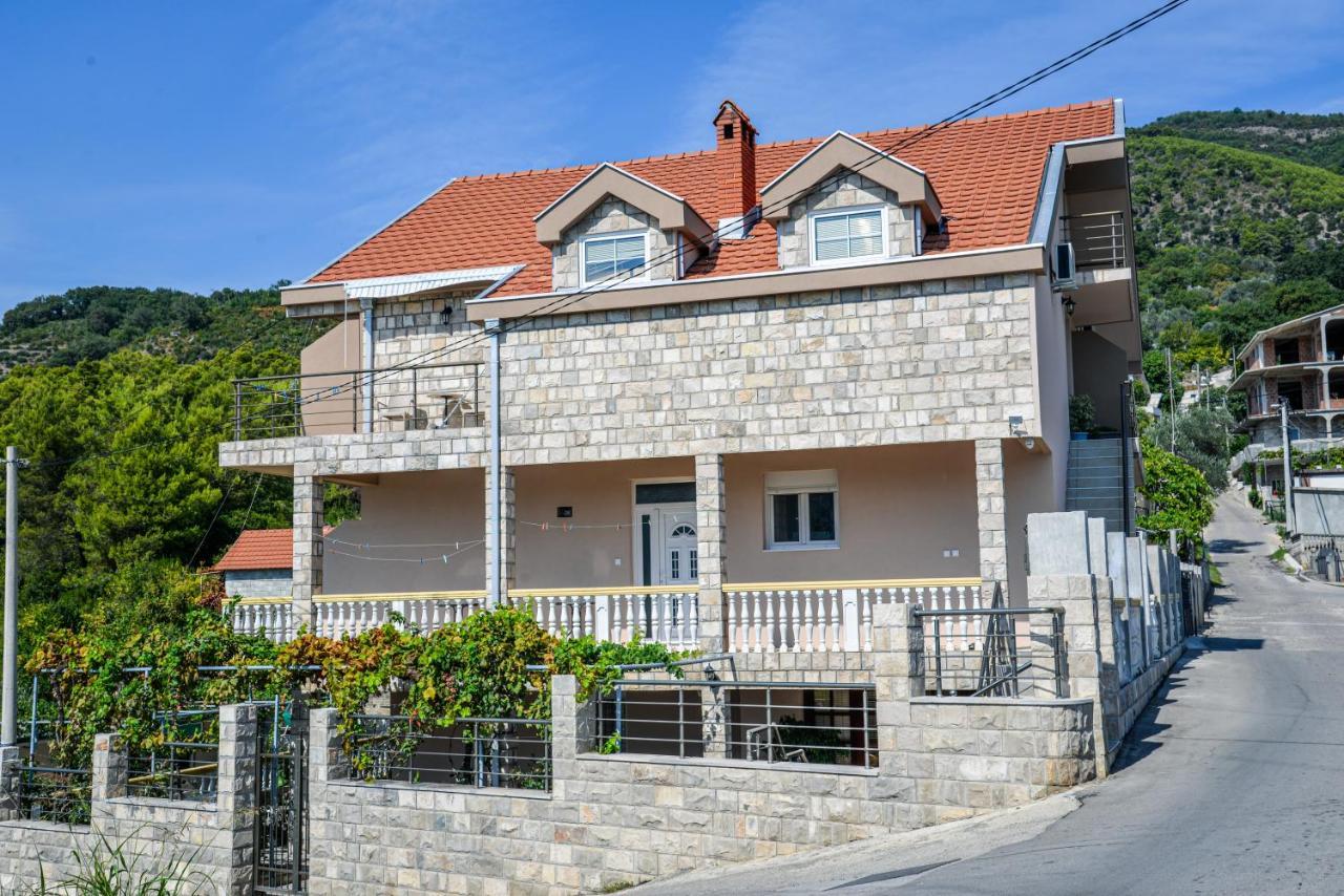Guest House Ivana Tivat Exteriér fotografie