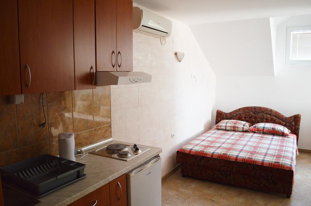 Guest House Ivana Tivat Exteriér fotografie