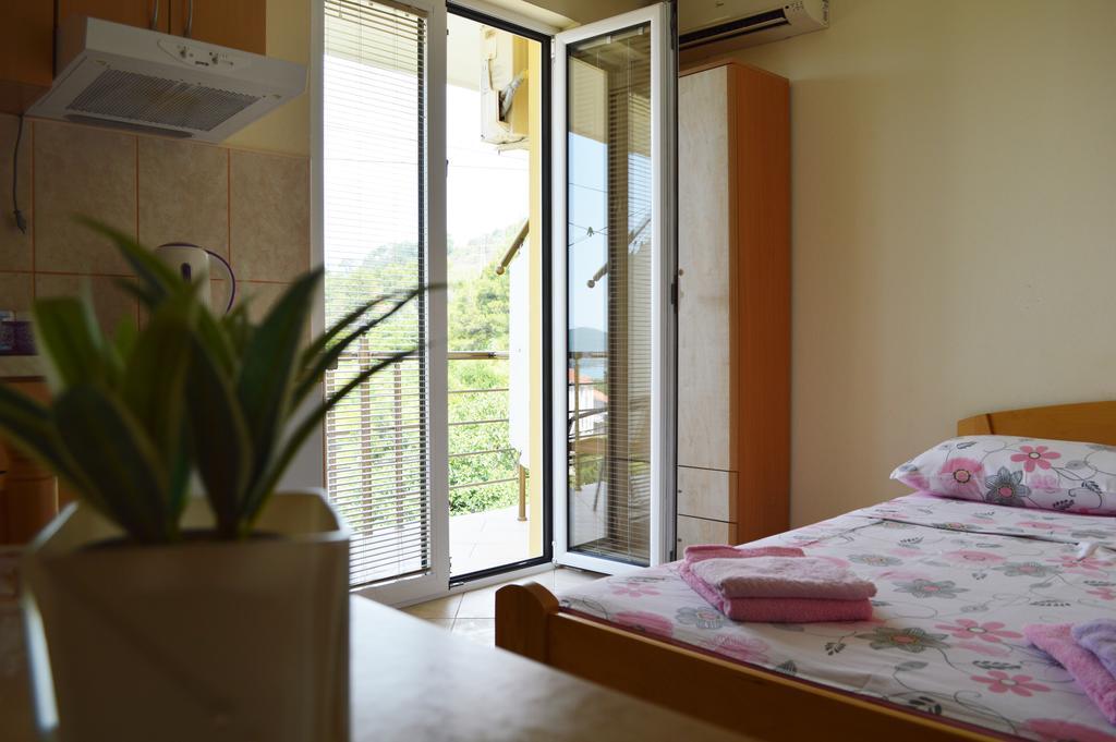 Guest House Ivana Tivat Exteriér fotografie