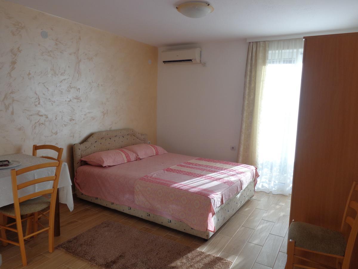 Guest House Ivana Tivat Exteriér fotografie